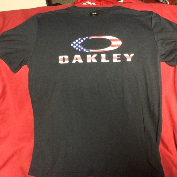 OAKLEY tshirt - Picture 1 of 1